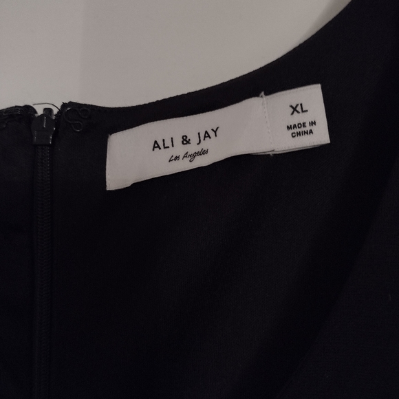 ALI & JAY MIDI DRESS - Picture 3 of 7